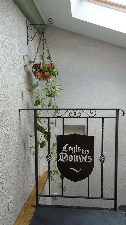 Bed and Breakfast Logis Des Douves Tiffauges Екстер'єр фото