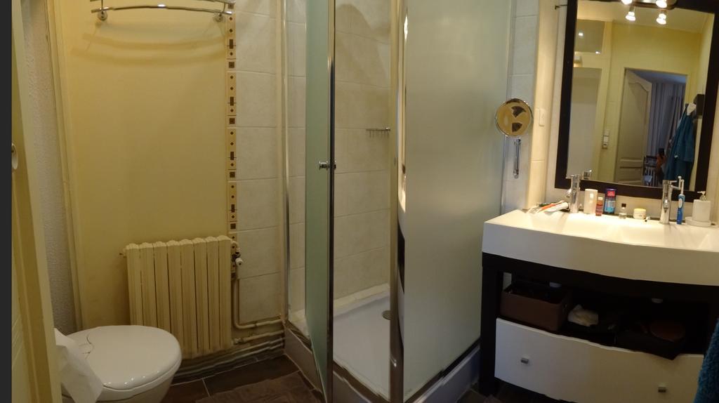 Bed and Breakfast Logis Des Douves Tiffauges Екстер'єр фото