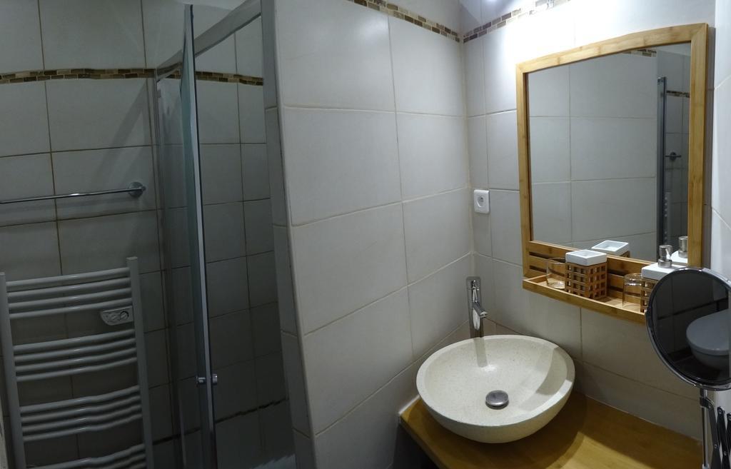 Bed and Breakfast Logis Des Douves Tiffauges Екстер'єр фото
